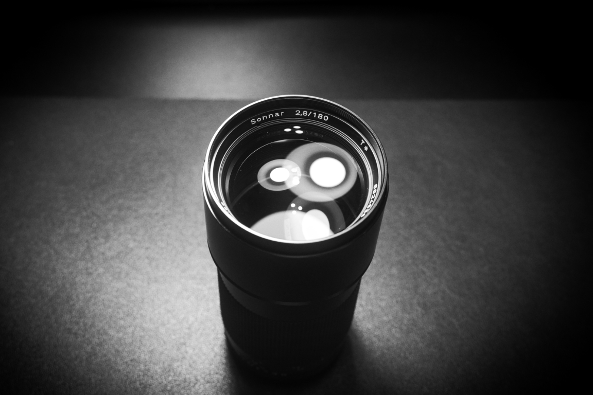 Carl Zeiss Sonnar T* 180mm F2.8 (MM)
